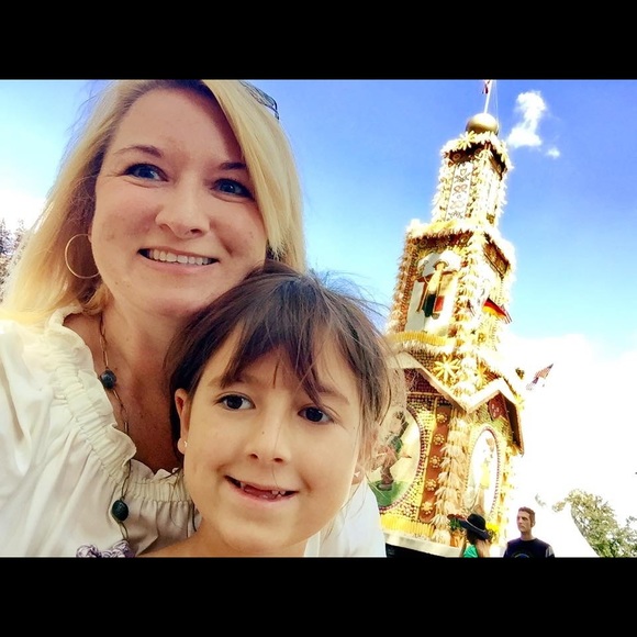 Meet the buyer/seller and her little diva! - Picture 7 of 8